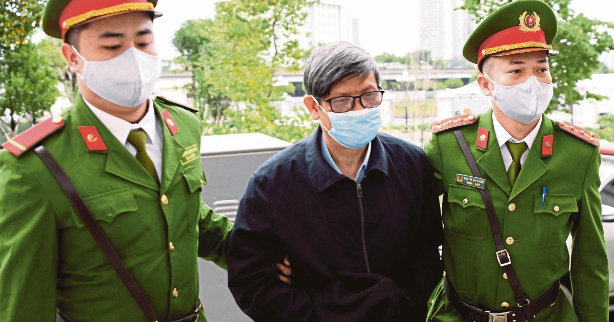 Skandal kit ujian Covid-19: 2 bekas menteri Vietnam dihukum penjara