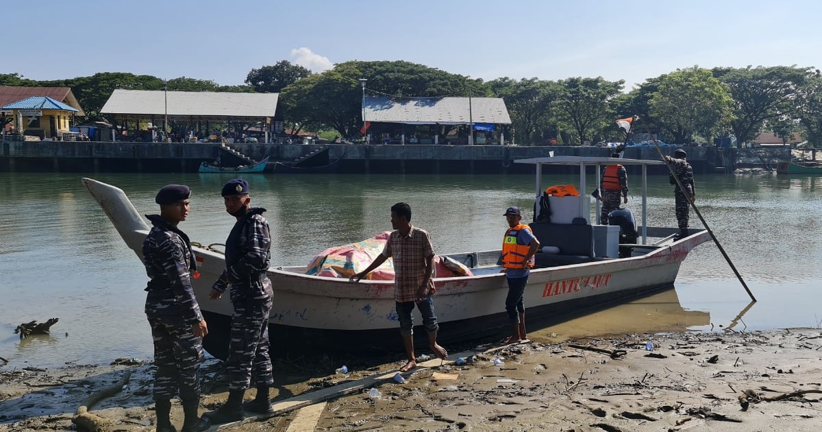 Indonesia Dorong Kapal Pengungsi Rohingya ke Perairan Malaysia