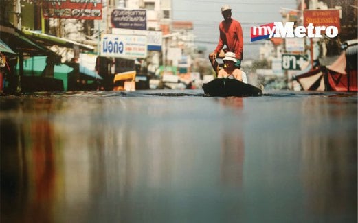 KEADAAN banjir di Bangkok yang dirakam.