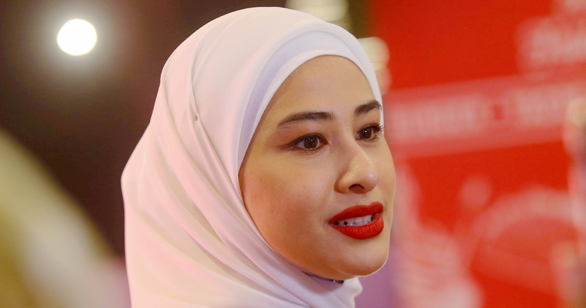 Fouziah Gous Kecewa Rakan Artis Gagal Lunas Hutang Harian Metro 