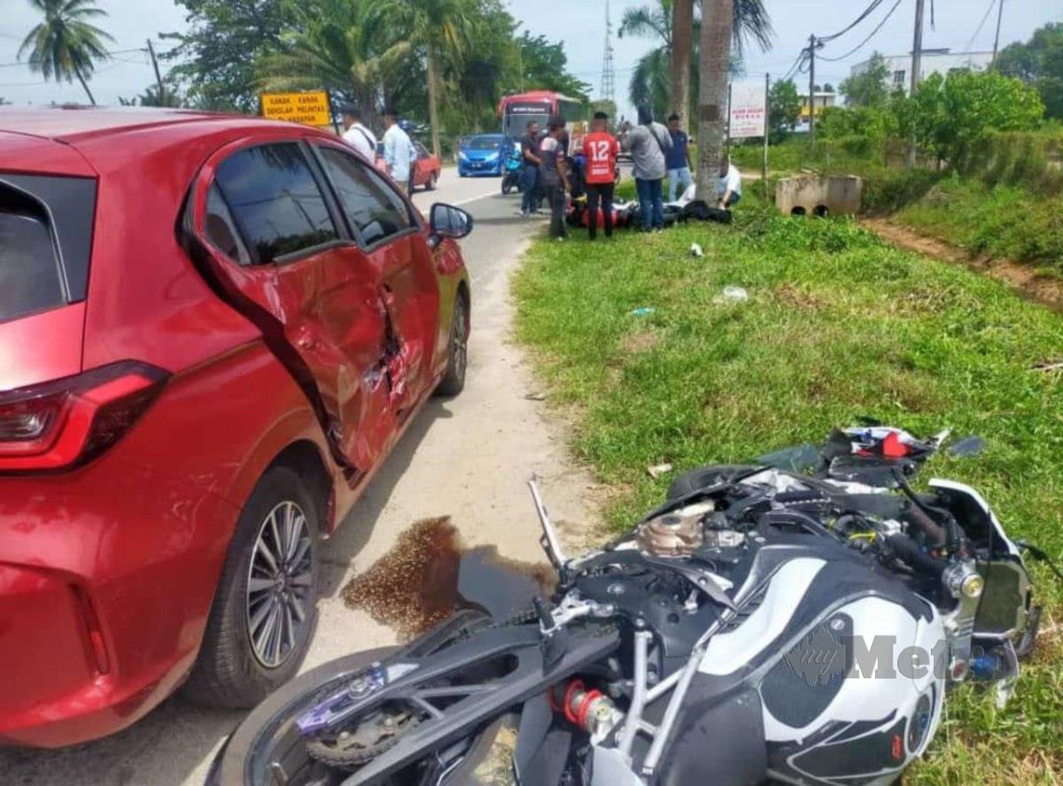 KEADAAN kenderaan yang terbabit kemalangan di Kilometer 133.5 Jalan Kuantan-Johor Bahru, Rompin. FOTO ihsan polis