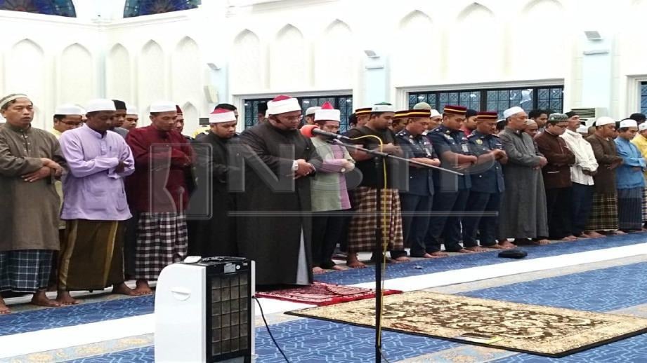 Solat jenazah ghaib buat Adib | Harian Metro