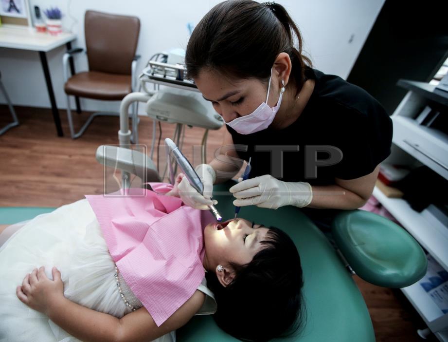 DR Sheril galakkan ibu bapa mengambil berat kesihatan gigi anak.