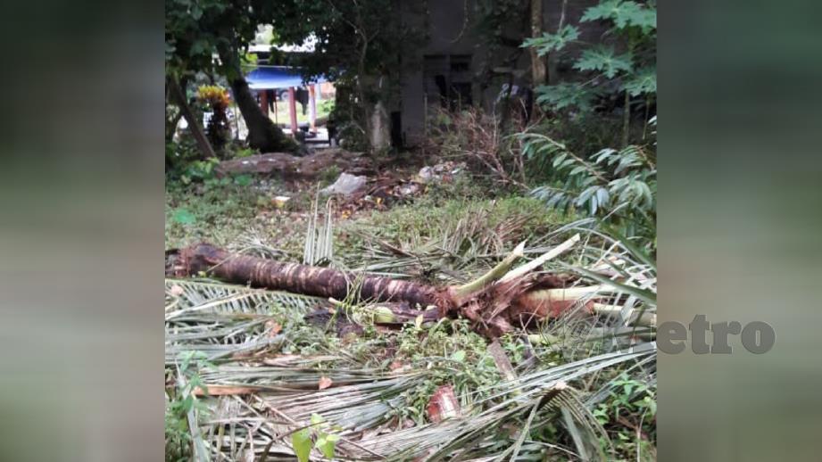 KEADAAN kawasan terjejas di kampung berkenaan. FOTO Ihsan Zakaria Yusoff. 