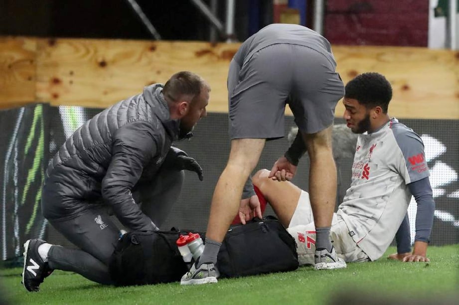GOMEZ patah kaki kiri ketika Reds tewaskan Burnley. FOTO/AGENSI 