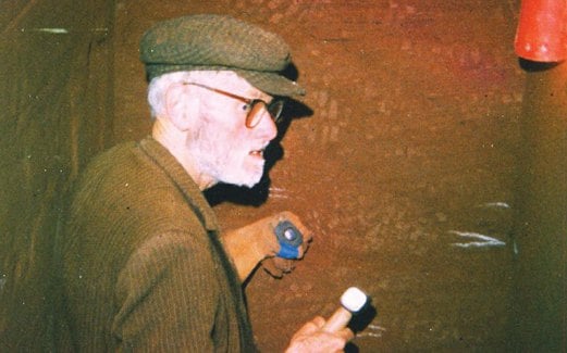 DRACUP ketika operasi penggalian gua ‘gaya Colditz’ pada 1991. Dia menamatkan kerjanya pada pertengahan 1990-an.