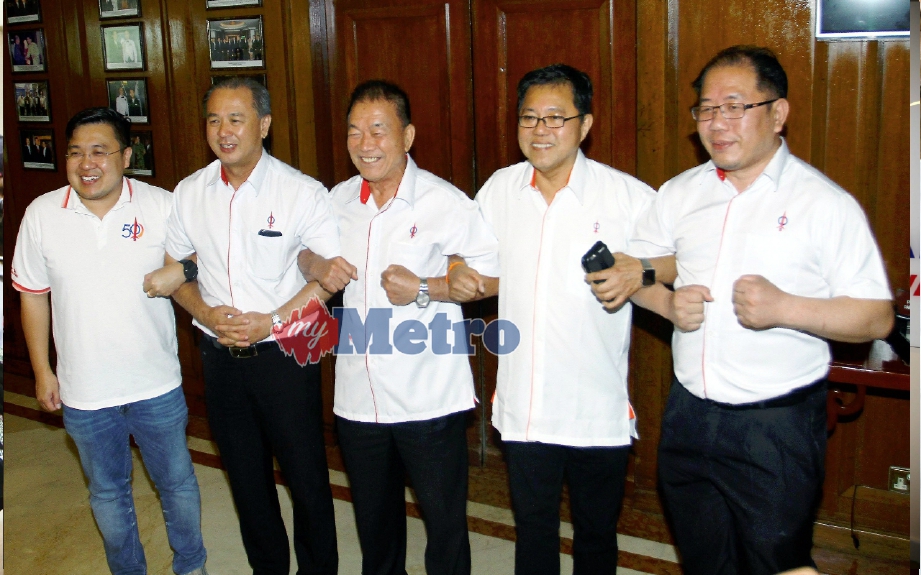 (Dari kiri) Lau, Law, Lim, Jeff dan Ng antara enam wakil rakyat DAP yang digugurkan. FOTO Danial Saad