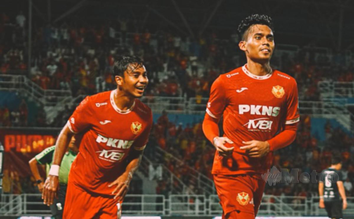 HARITH Haiqal (kanan) menjaringkan gol sulung Selangor FC ketika menewaskan KL City FC 2-0, malam ini. FOTO FB SELANGOR FC