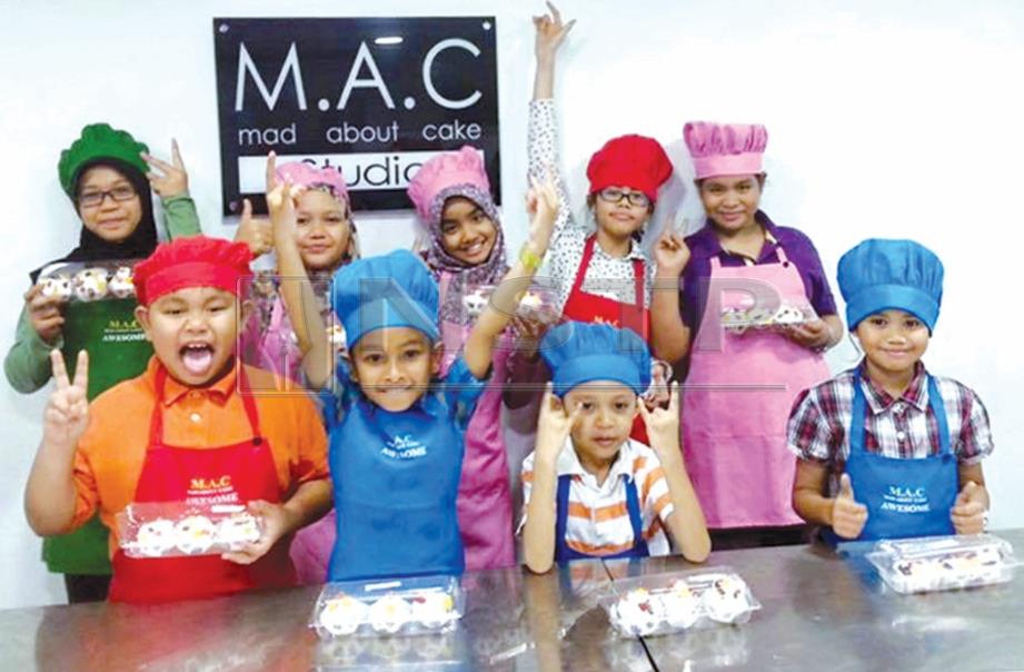 BENGKEL masakan untuk kanak-kanak turut disediakan.