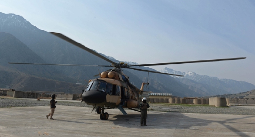 Gambar fail helikopter tentera yang berada di pangkalan udara Kunar, Afghanistan. - Foto AFP 