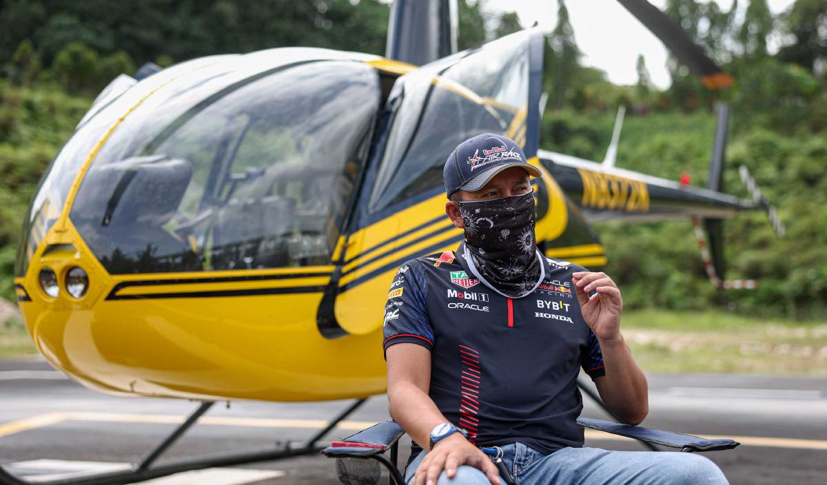 MR HeliBro mahu memberi galakan kepada rakyat Malaysia tanpa mengira umur supaya ada keinginan dan minat meneroka dunia penerbangan, khususnya helikopter. FOTO BERNAMA
