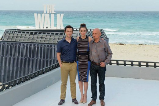 The Walk arahan pengarah terkenal Robert Zemeckis menampilkan Joseph-Gordon Levitt (kiri), Charlotte Le Bon (tengah) dan pelakon legenda Sir Ben Kingsley.