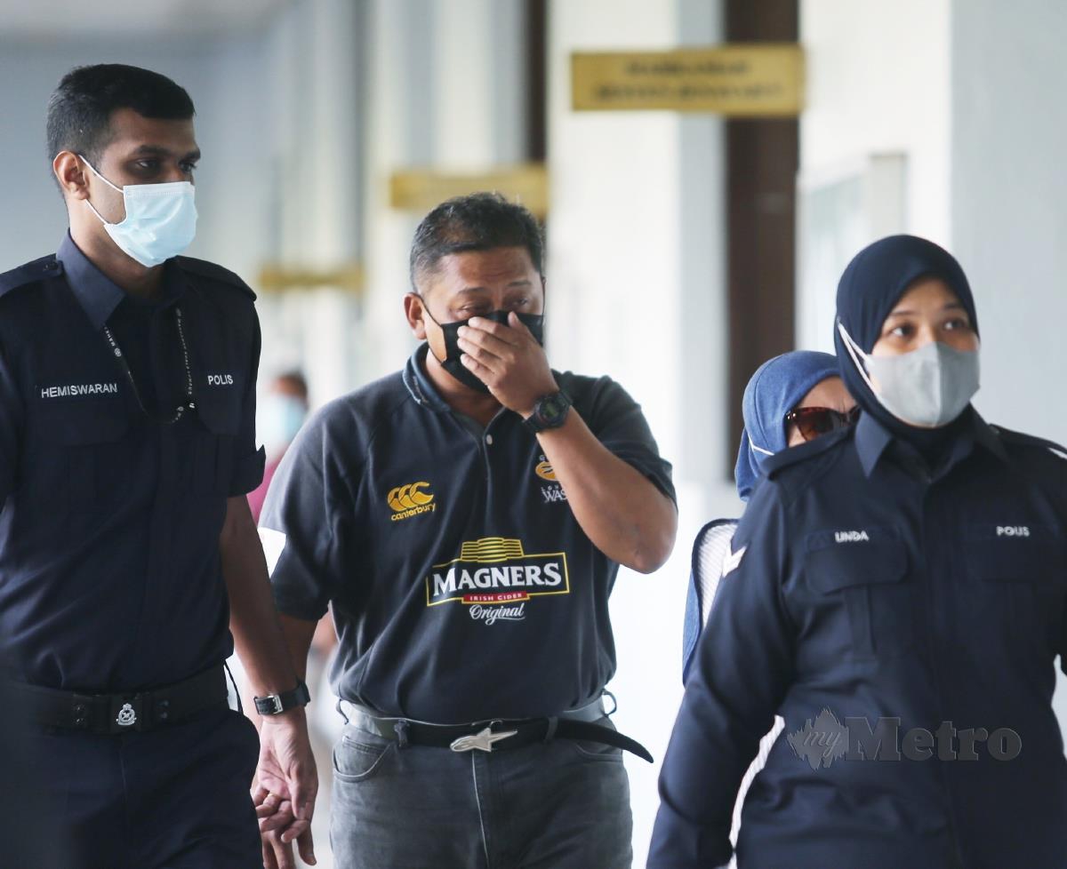 Mohamed Hazzri hadir ke Mahkamah Sesyen Kuala Lumpur bagi pendakwaan rasuah oleh Suruhanjaya Pencegahan Rasuah Malaysia (SPRM). FOTO ROHANIS SHUKRI