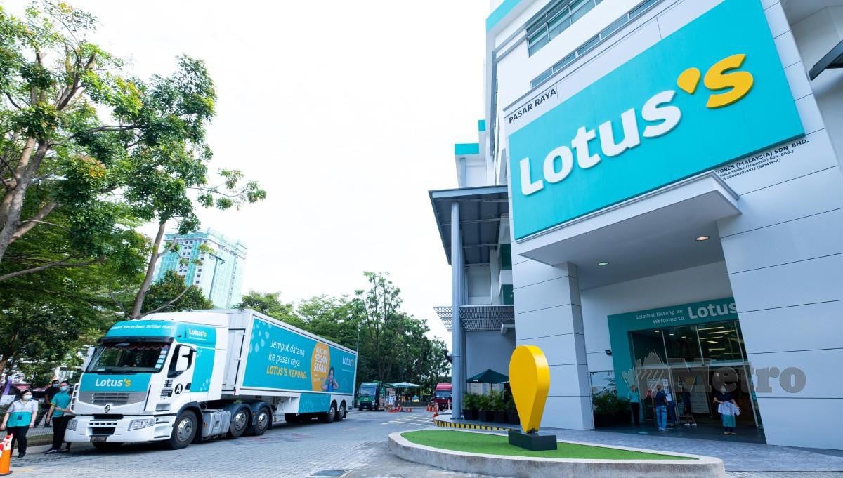 Cawangan perdana Lotus’s Malaysia di Kepong.