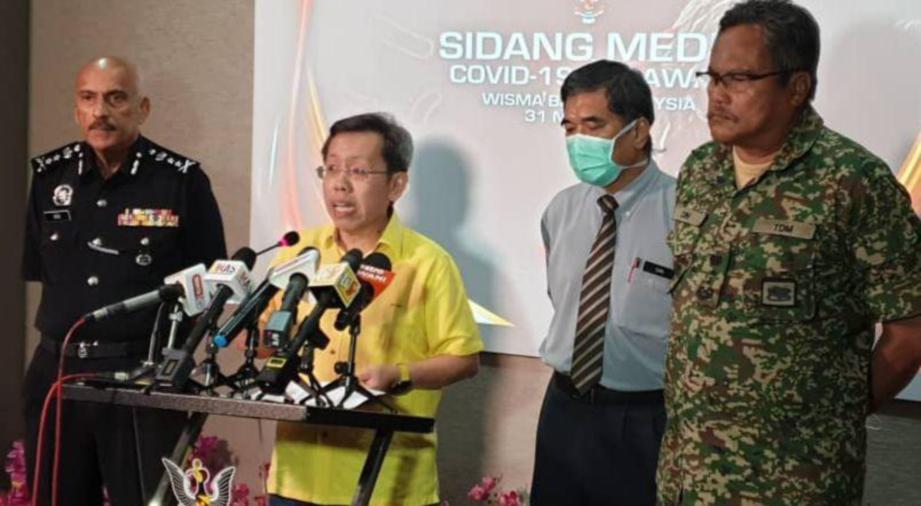 DATUK Seri Dr Sim Kui Hian ketika mengadakan sidang media di Wisma Bapa Malaysia berhubung perkembangan terkini wabak COVID-19 di Sarawak hari ini. FOTO JPBN
