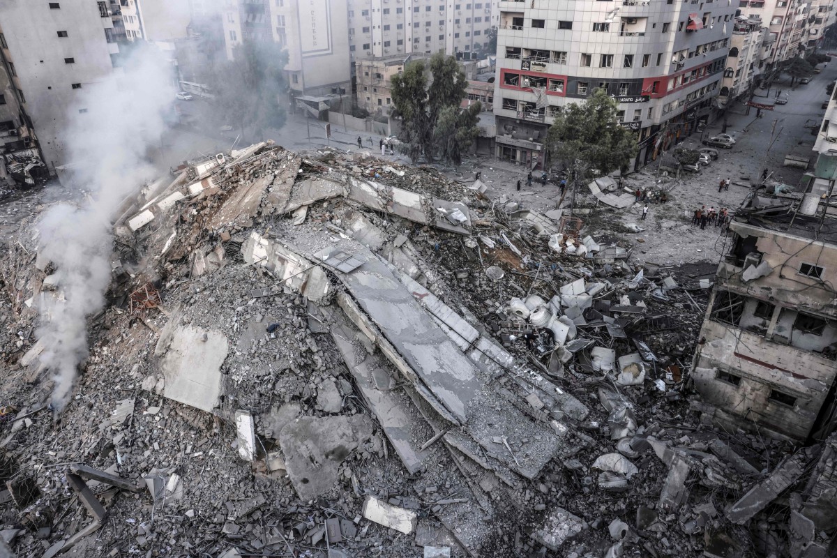 Antara bangunan yang rosak di Gaza City selepas serangan Israel. - FOTO AFP