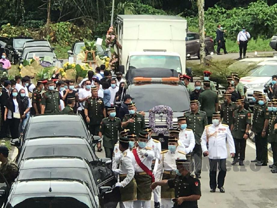 Pahlawan negara Awang Raweng selamat disemadikan | Harian ...