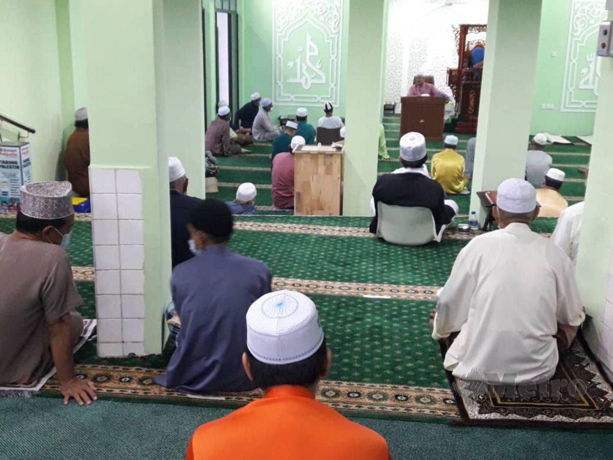KELAS pengajian agama di masjid dan surau seluruh Melaka ditangguhkan lima hari mulai hari ini. FOTO Hassan Omar