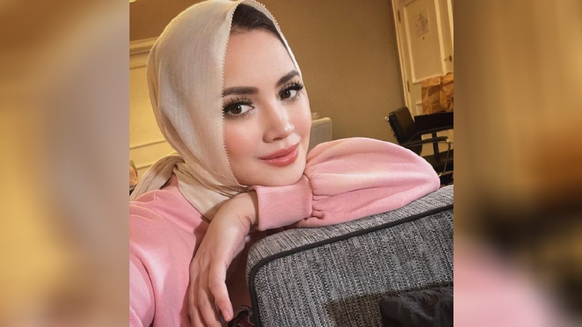 FAZURA memuat naik foto berhijab di Instagramnya mencuri perhatian netizen.