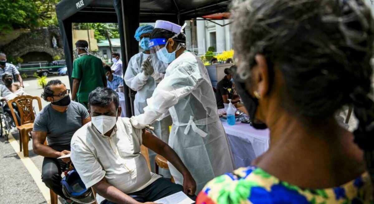 Sri Lanka kini berdepan peningkatan kes jangkita Covid-19. - FOTO AFP