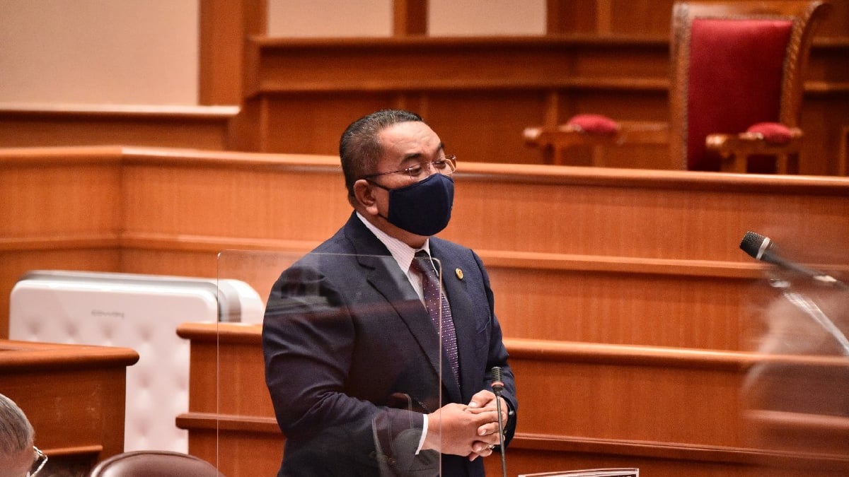 DATUK Seri Muhammad Sanusi Md Nor ketika menjawab soalan pada Sidang DUN Kedah di Wisma Darul Aman, hari ini. FOTO ihsan Pejabat Menteri Besar