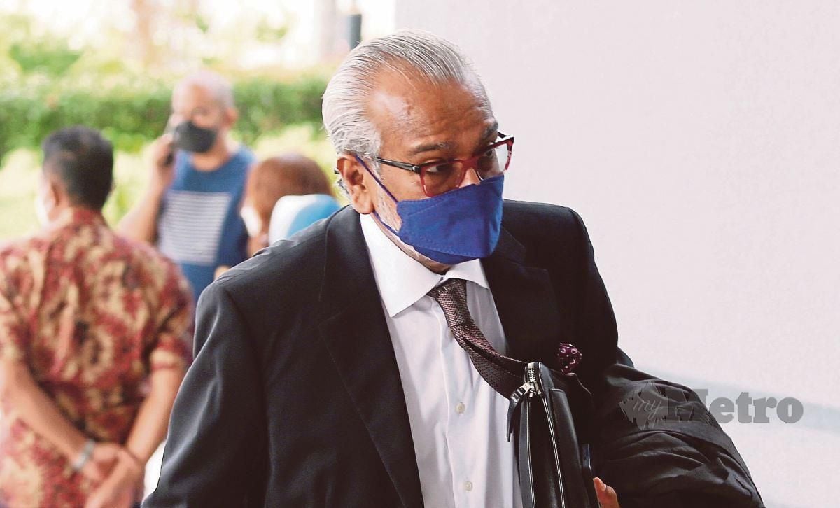 TAN Sri Muhammad Shafee Abdullah yang mewakili bekas  Datuk Seri Najib. FOTO Saifullizan Tamadi