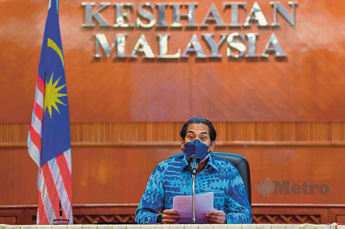 KHAIRY Jamaluddin berucap pada majlis menandatangani memorandum persefahaman (MoU). FOTO Bernama