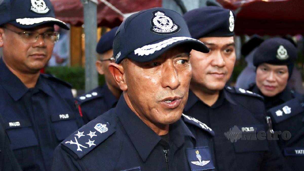 Pengarah Jabatan Siasatan Dan Penguatkuasaan Trafik (JSPT), Datuk Mohd Azman Ahmad Sapri, ditemui pihak media ketika sidang media di Jalan Tuanku Abdul Rahman, Kuala Lumpur. FOTO AIMAN DANIAL MOHD HOOD AKTHA