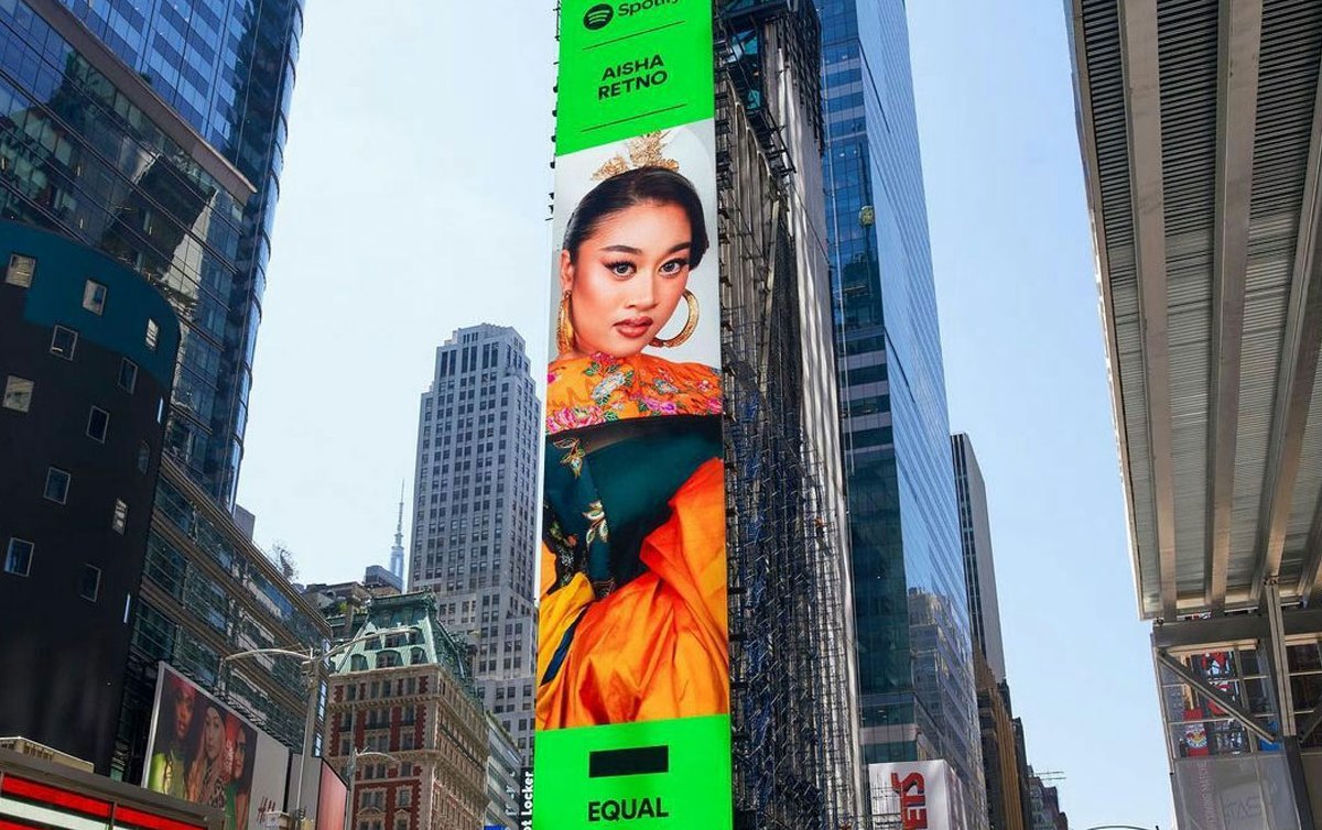 Wajah Aisha Retno menghiasi papan iklan Times Square, New York