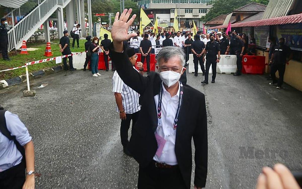 TIAN Chua tiba di Pusat Penamaan Calon Parlimen Batu di Sekolah Menengah Kebangsaan Sentul Utama, Jalan Ipoh. FOTO Azhar Ramli