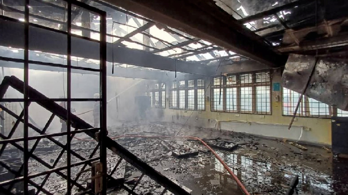 Keadaan bilik darjah yang terbakar di SK Permatang Tok Kandu, Permatang Pauh. FOTO Ihsan JBPM