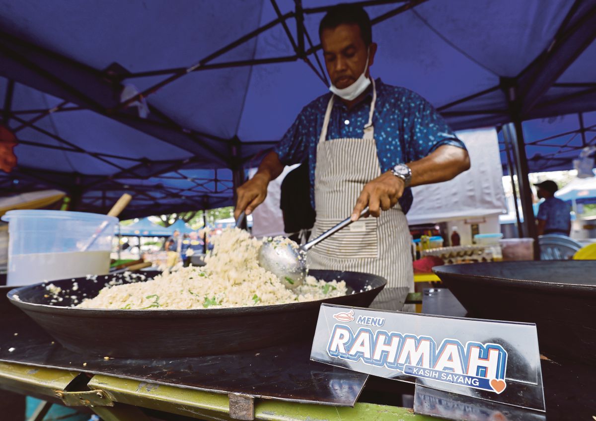 Bazar Ramadan Rahmah (BRR) adalah inisiatif terbaru Kerajaan dalam mengurangkan kos sara hidup rakyat. FOTO Bernama