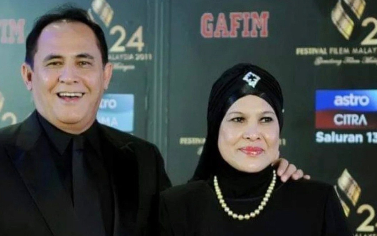 Datin Patimah Ismail bersama suaminya, Datuk Yusof Haslam.