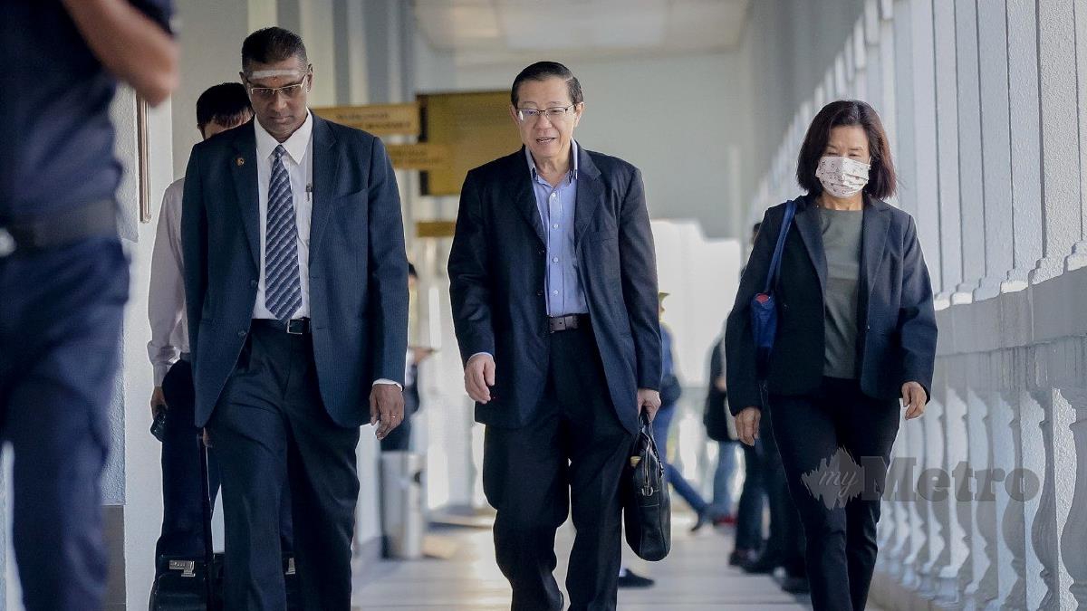 Bekas Ketua Menteri Pulau Pinang Lim Guan Eng, hadir ke mahkamah bagi sambung bicara kes membabitkan pembinaan terowong dasar laut dan projek pembinaan jalan utama di Pulau Pinang bernilai RM6.3 bilion di Mahkamah Sesyen Kuala Lumpur. FOTO ASYRAF HAMZAH