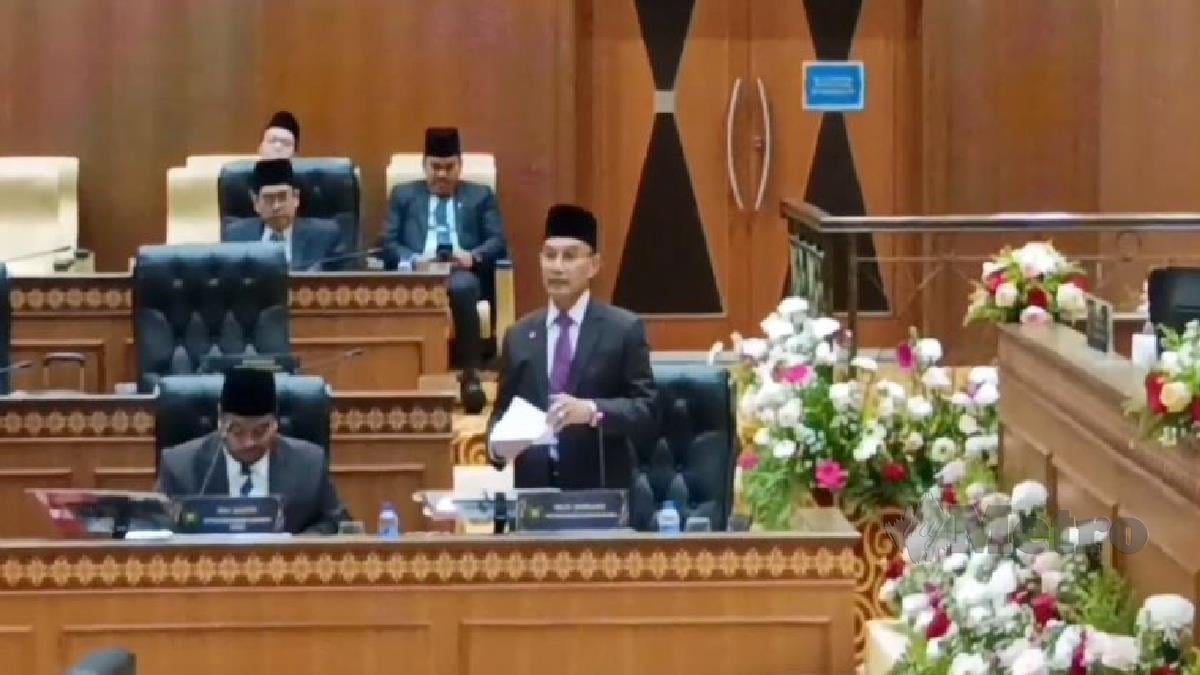Menteri Besar Perlis, Mohd Shukri Ramli menyampaikan ucapan penggulungan sempena Sidang DUN Perlis ke-15 di Dewan DUN Perlis, Kompleks DUN Perlis, Kangar.FOTO AIZAT SHARIF