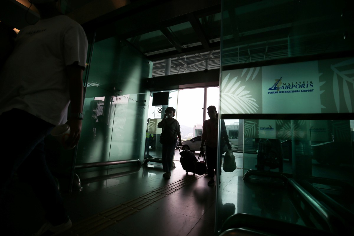 Lapangan Terbang Antarabangsa Pulau Pinang (LTAPP) turut mengalami gangguan bekalan elektrik tengah hari ini. - FOTO NSTP