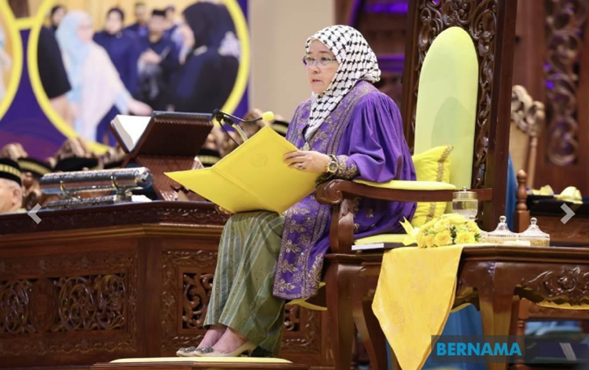 TUNKU Azizah yang juga Ketua Perlembagaan UIAM berkenan bertitah pada Majlis Konvokesyen UIAM ke-39 hari ini. FOTO Bernama