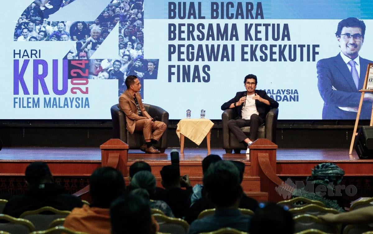 AZMIR Saifuddin Mutalib bercakap pada program bual bicara anjuran Profima sempena Hari KRU Filem 2024 di Dewan Bahasa dan Pustaka, Kuala Lumpur. FOTO Sadiq Sani