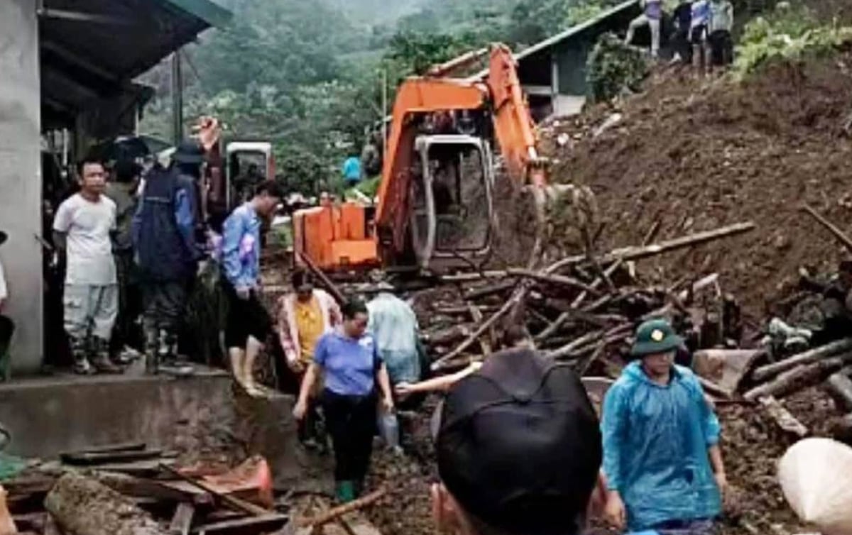EMPAT sekeluarga maut dalam kejadian tanah runtuh di wilayah Bac Kan utara Vietnam awal pagi Selasa.