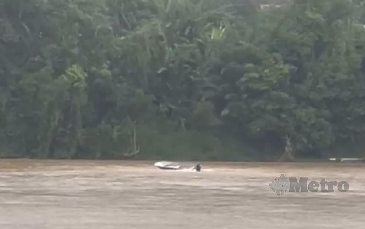 BOT yang dikatakan dinaiki lelaki yang dikhuatiri lemas di Sungai Pahang. FOTO ihsan JBPM Pahang