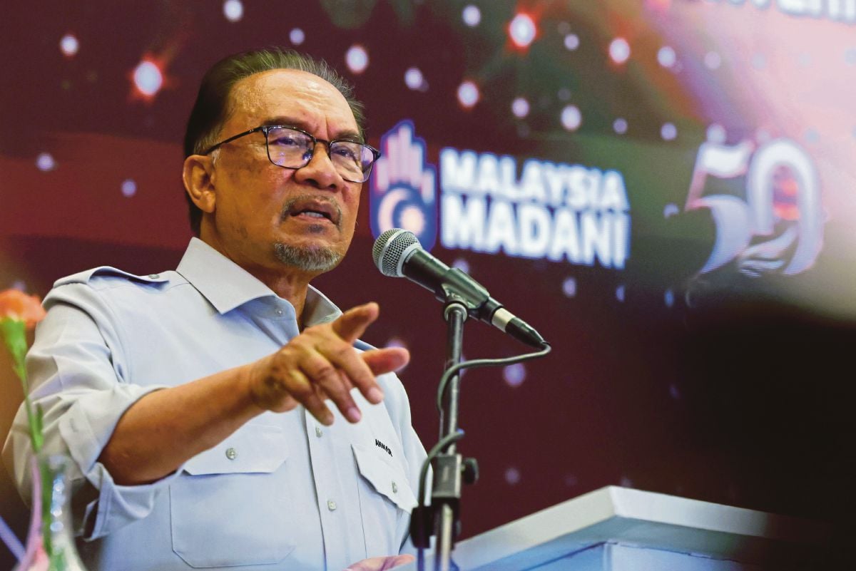 ANWAR Ibrahim ketika berucap pada Majlis Sambutan Jubli. FOTO Bernama