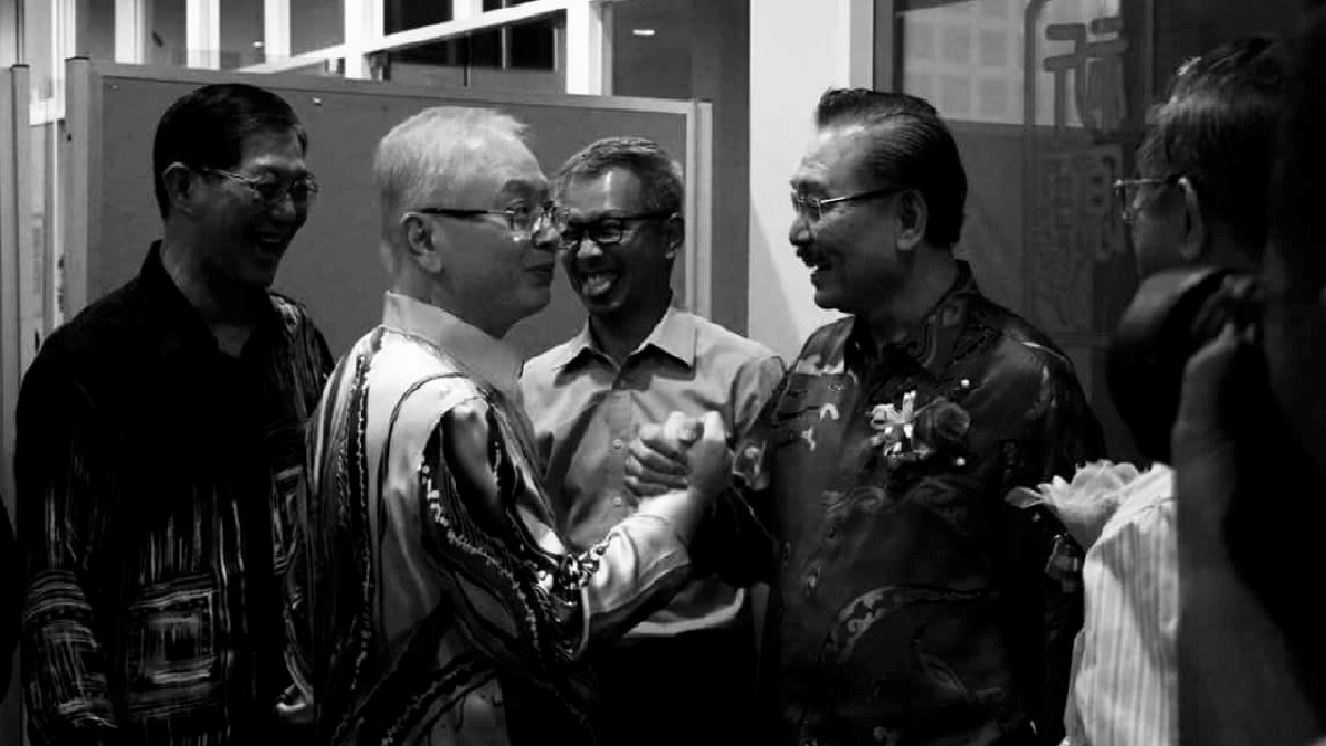 FOTO Ihsan Facebook Datuk Seri Dr Wee Ka Siong