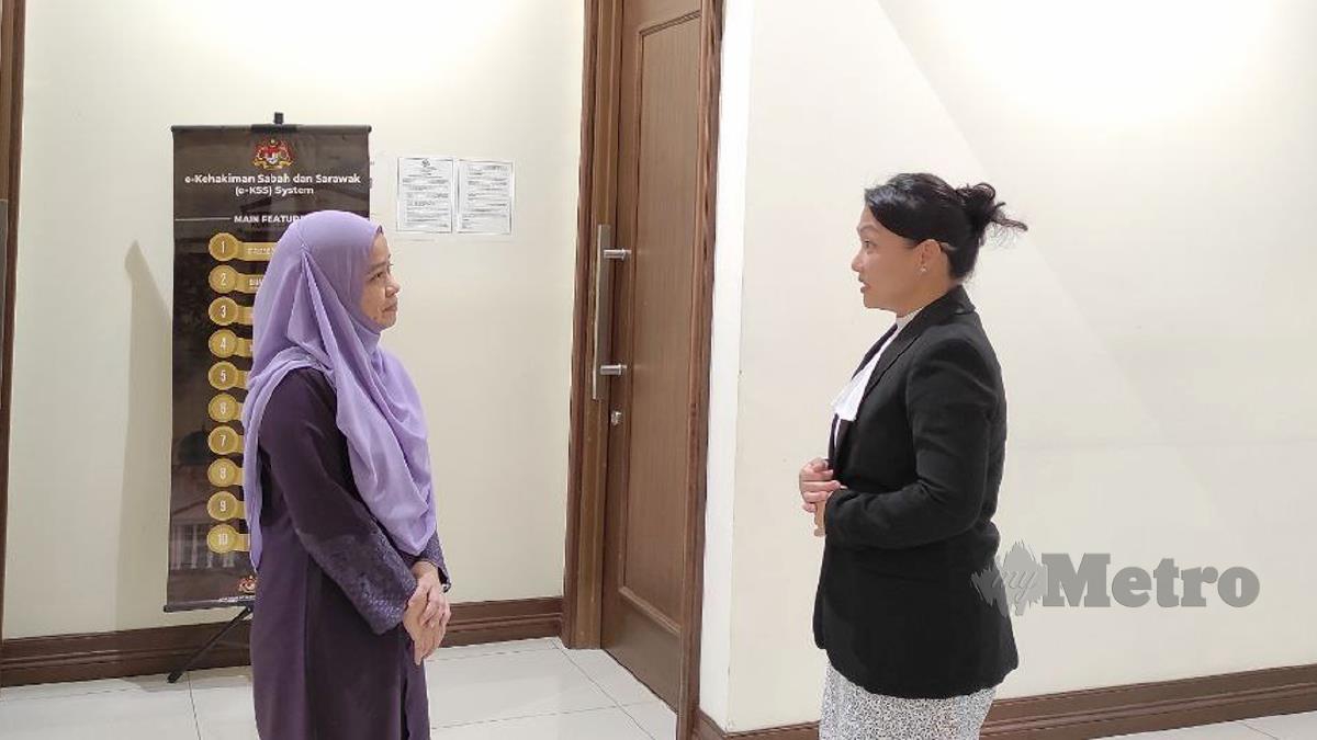 Nurhaizah Ejab (kiri) bersama peguamnya, Shireen Sikayun. FOTO Ersie Anjumin