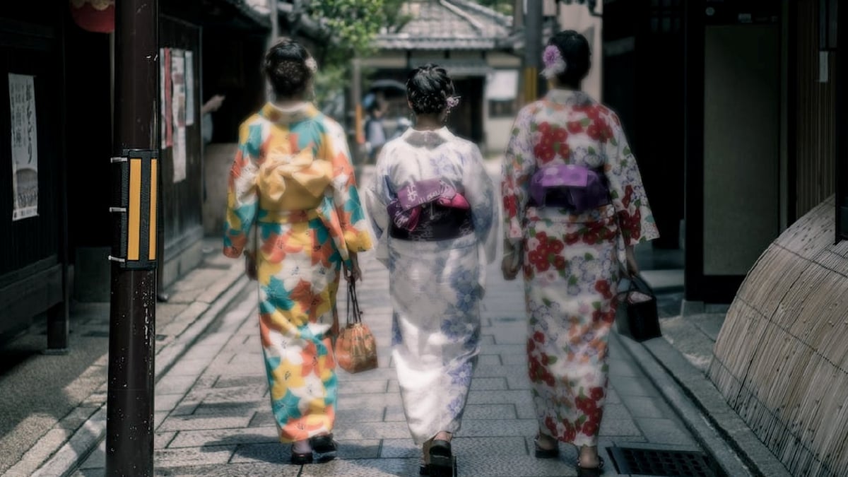 Wanita berpakaian kimono. FOTO Hiasan