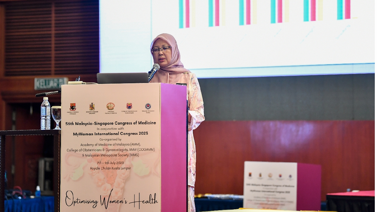 DR Zaliha ketika berucap pada Kongres Perubatan Malaysia-Singapura ke-56 sempena Kongres Antarabangsa MyWoman 2023, di sini hari ini. FOTO BERNAMA
