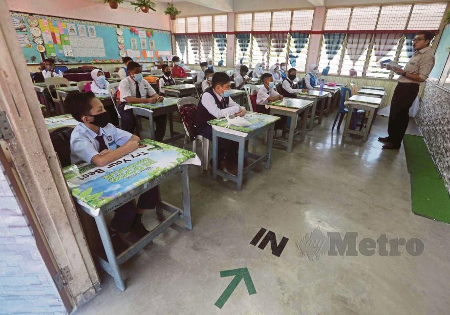 SESI pembelajaran di Sekolah Kebangsaan Taman Klang Utama selepas hampir empat bulan ditangguh dalam tempoh pelaksanaan PKP. FOTO Muhd Asyraf Sawal.
