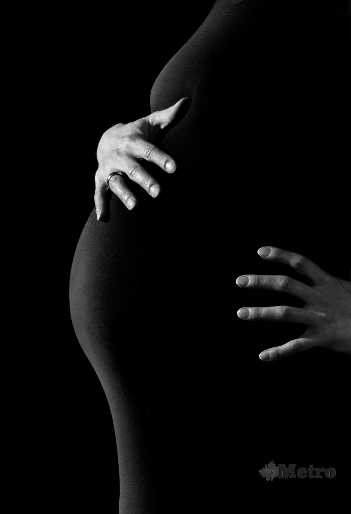 MENGISI emosi dan spiritualiti sepanjang sembilan bulan hamil amat penting.