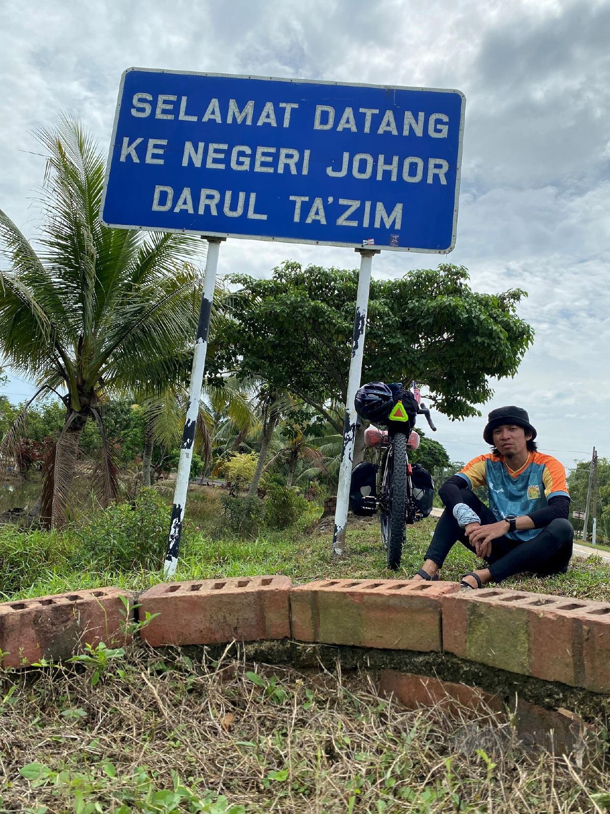 MEMASUKI sempadan Johor pada hari ketujuh ekspedisi.