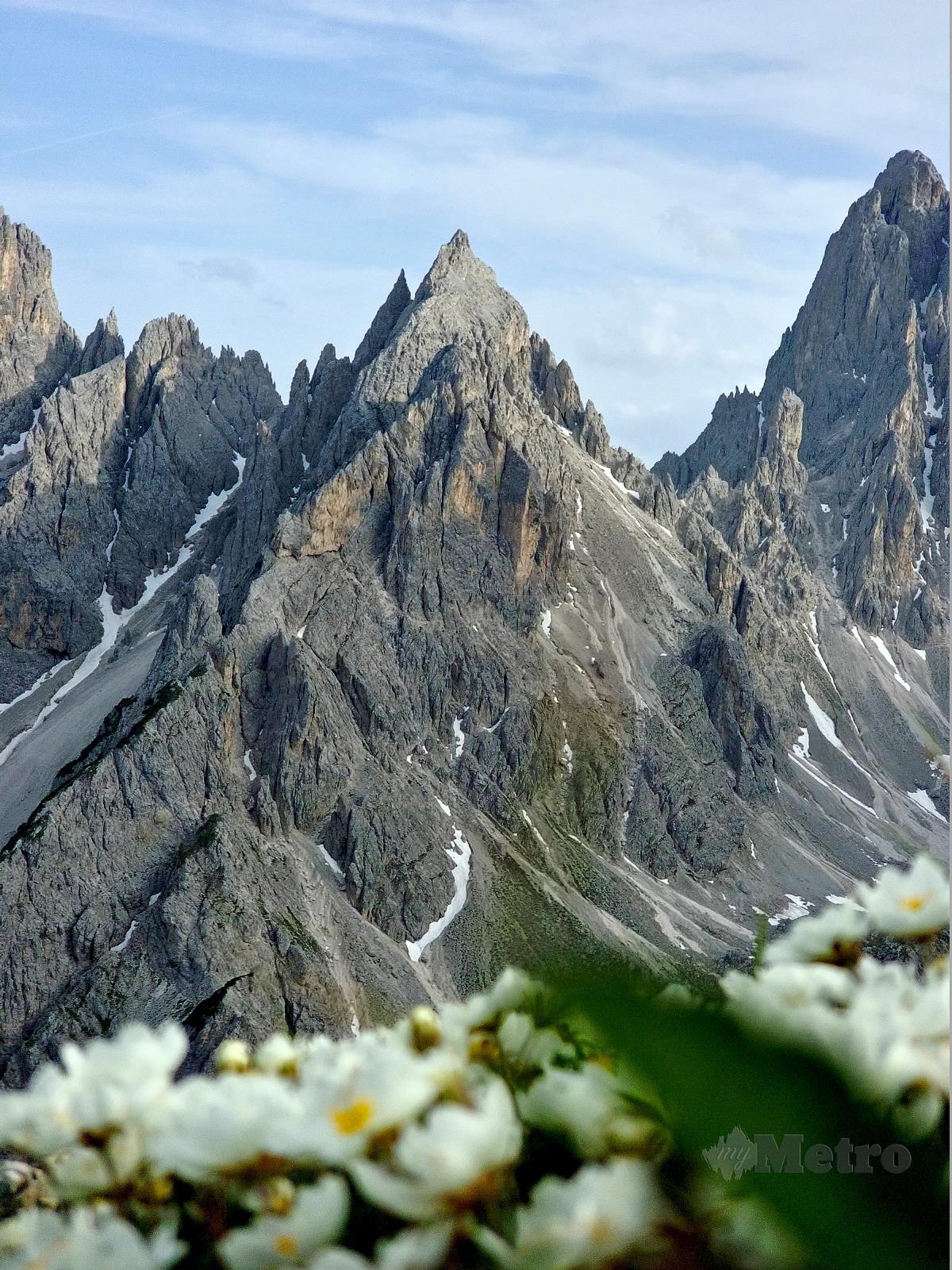 CADINI Di Misurina antara tarikan bagi pendaki yang berkunjung ke Dolomites. 