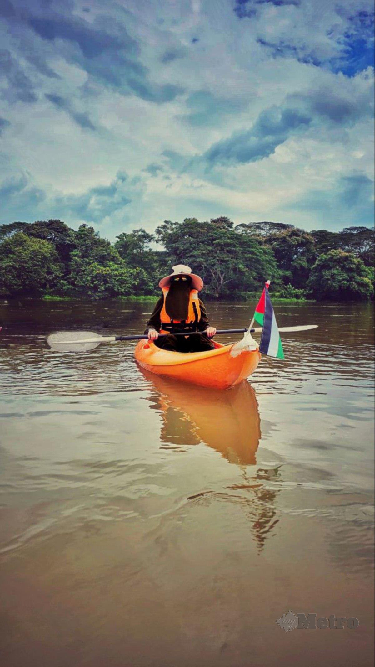 PENULIS diberikan kayak jenis ‘single sit-on-top,’ kayak yang biasa digunakan untuk dayungan jarak pendek atau latihan pada hari pertama ekspedisi.